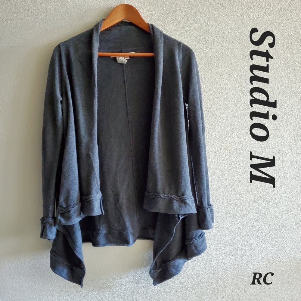 Studio M. Knit Gray Open-Cardigan